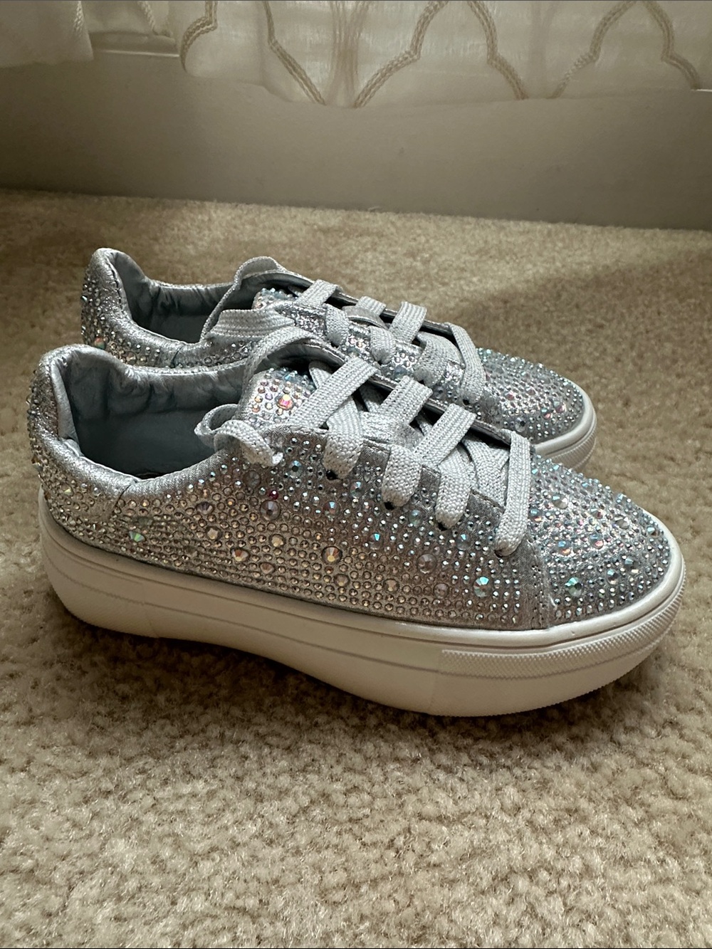 Link Kids Rhinestone Lace-Up Sneakers - Silver Glitter - Brand New 💎